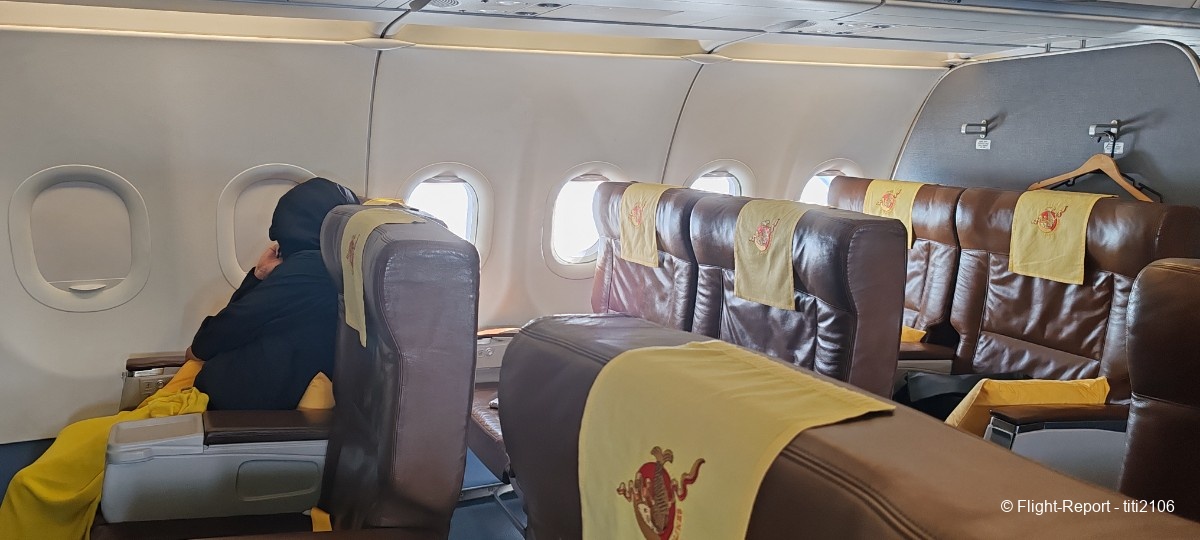 photo 004-bhutan-airlines-delhi-ktm-paro-330