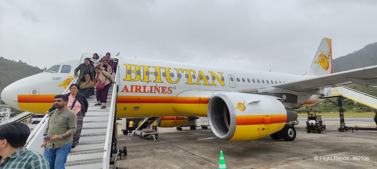 photo 004-bhutan-airlines-delhi-ktm-paro-375