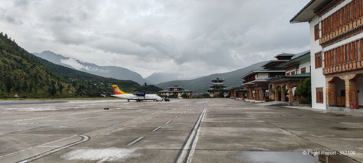 photo 004-bhutan-airlines-delhi-ktm-paro-379