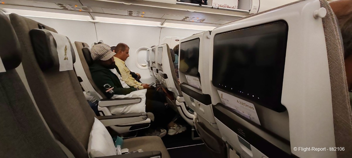 photo 032-gulf-air-delhi-bah-ist-167