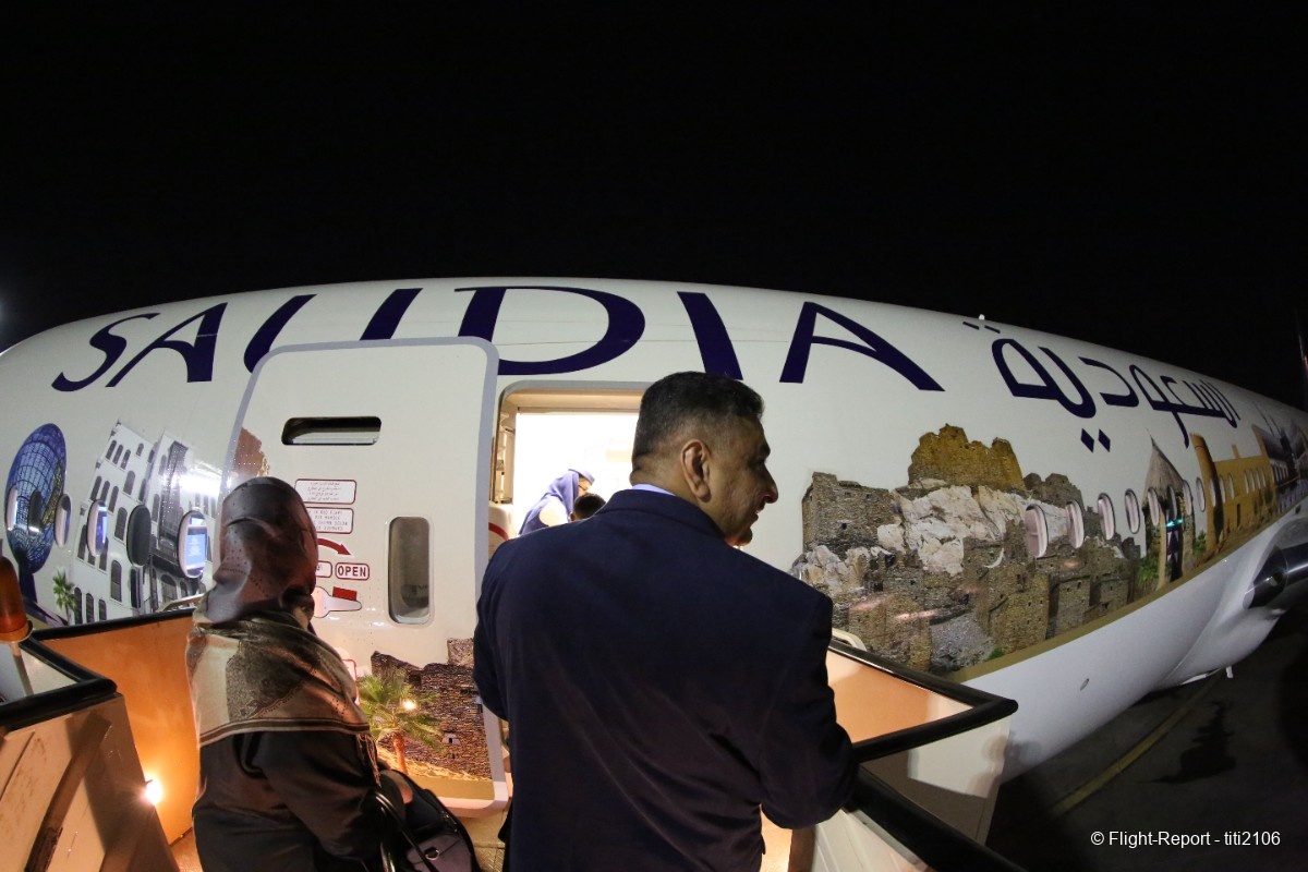 photo 025-saudia-dhaka-jeddah-cdg-95