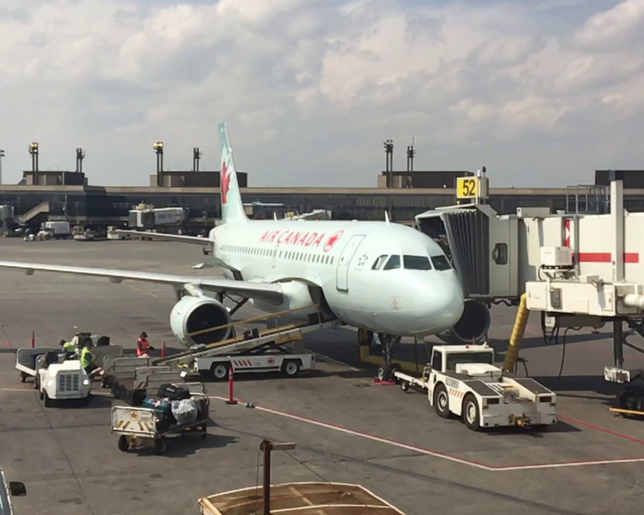 Review of Air Canada flight from Calgary to Vancouver in Economy