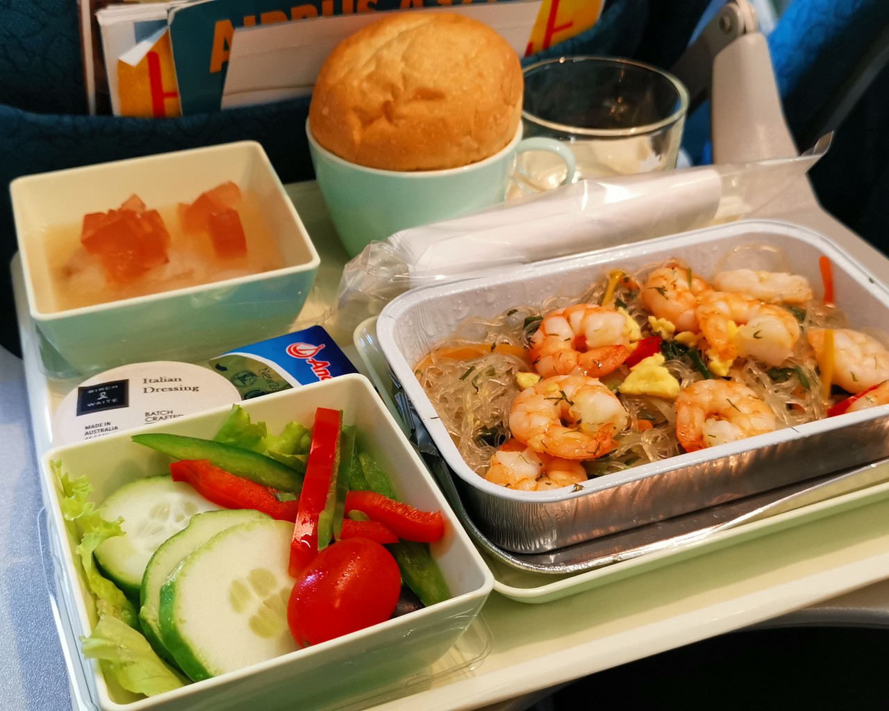 Review of Vietnam Airlines flight from Hanoi to Bangkok in Economy