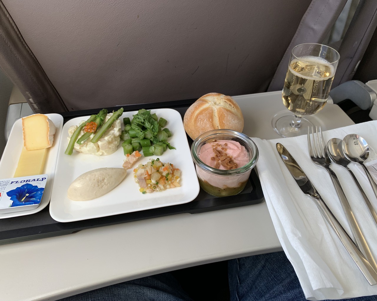 Review of Helvetic Airways flight from Gdańsk to Zurich in Business