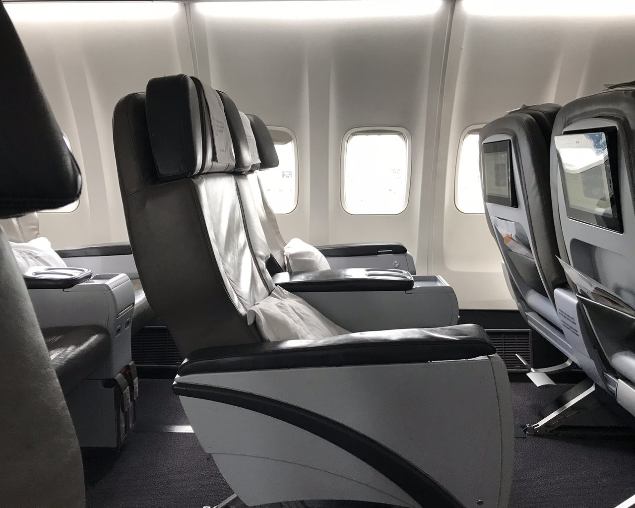 Review of Icelandair flight from Munich to Reykjavík in Business