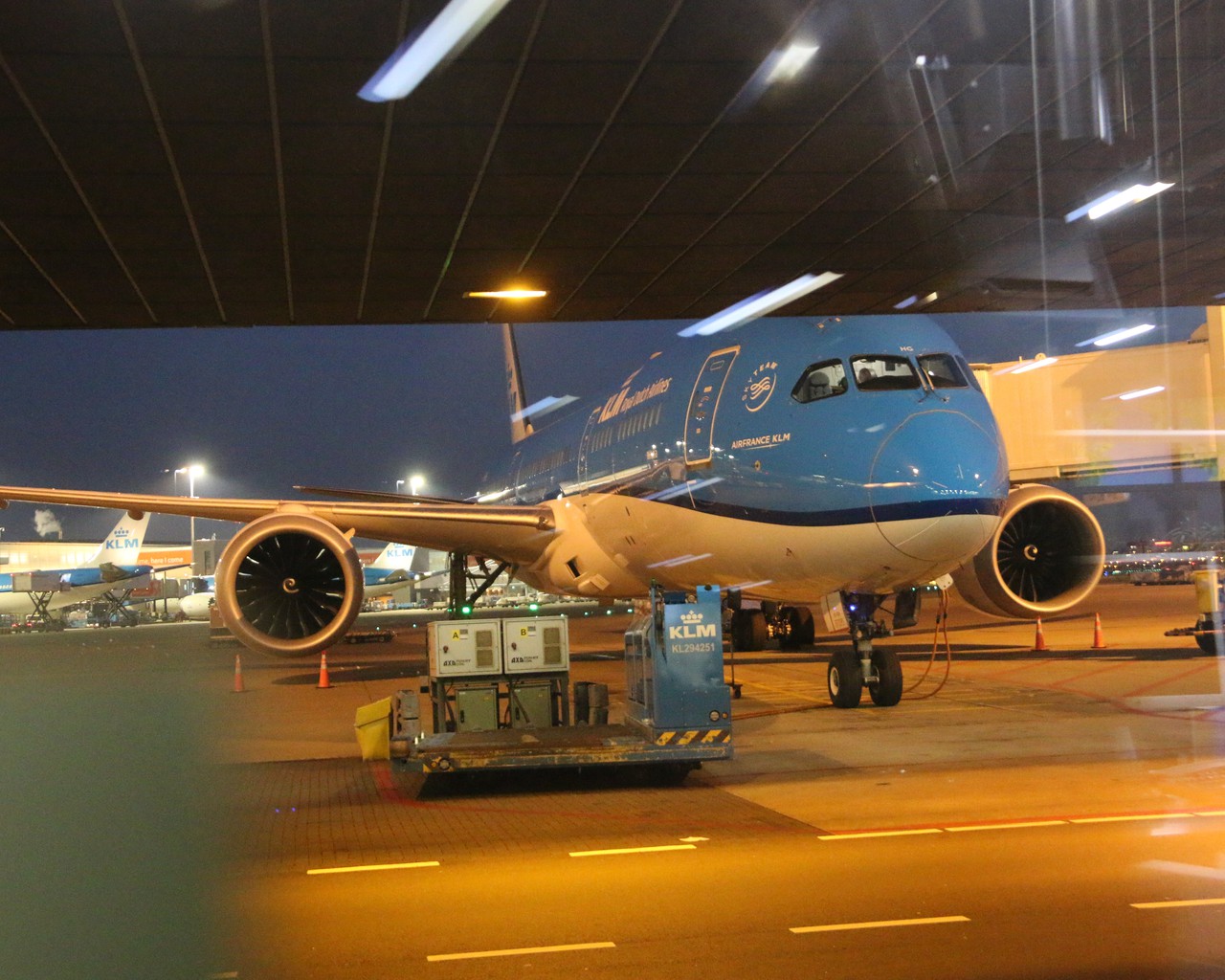 klm amsterdam to new york flight status