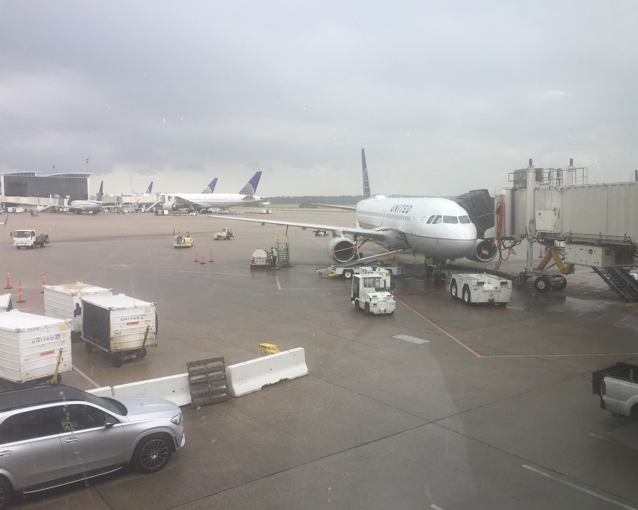 Review of United flight from Houston to New Orleans in Economy