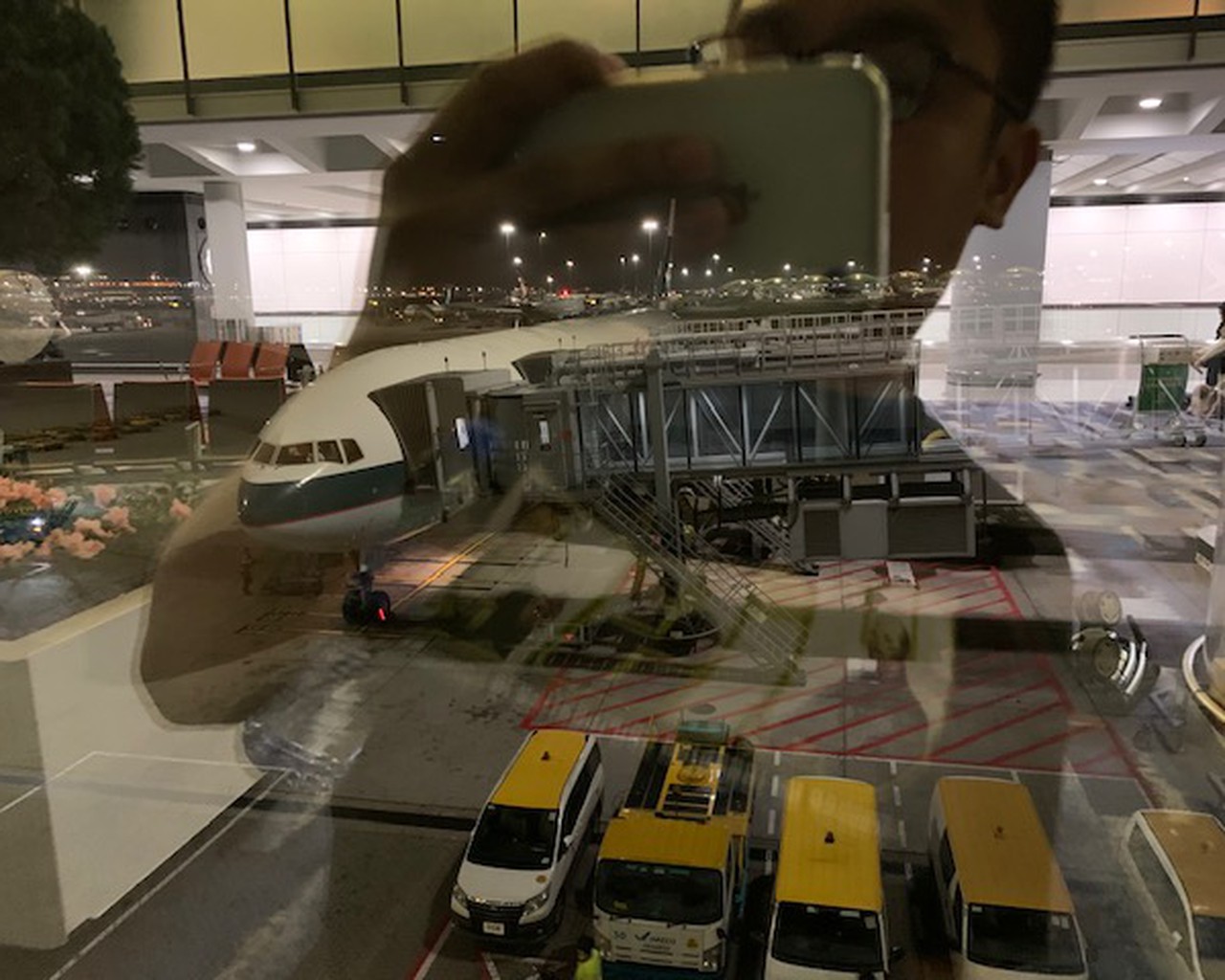 Review of Cathay Pacific flight from Hong Kong to London in Business