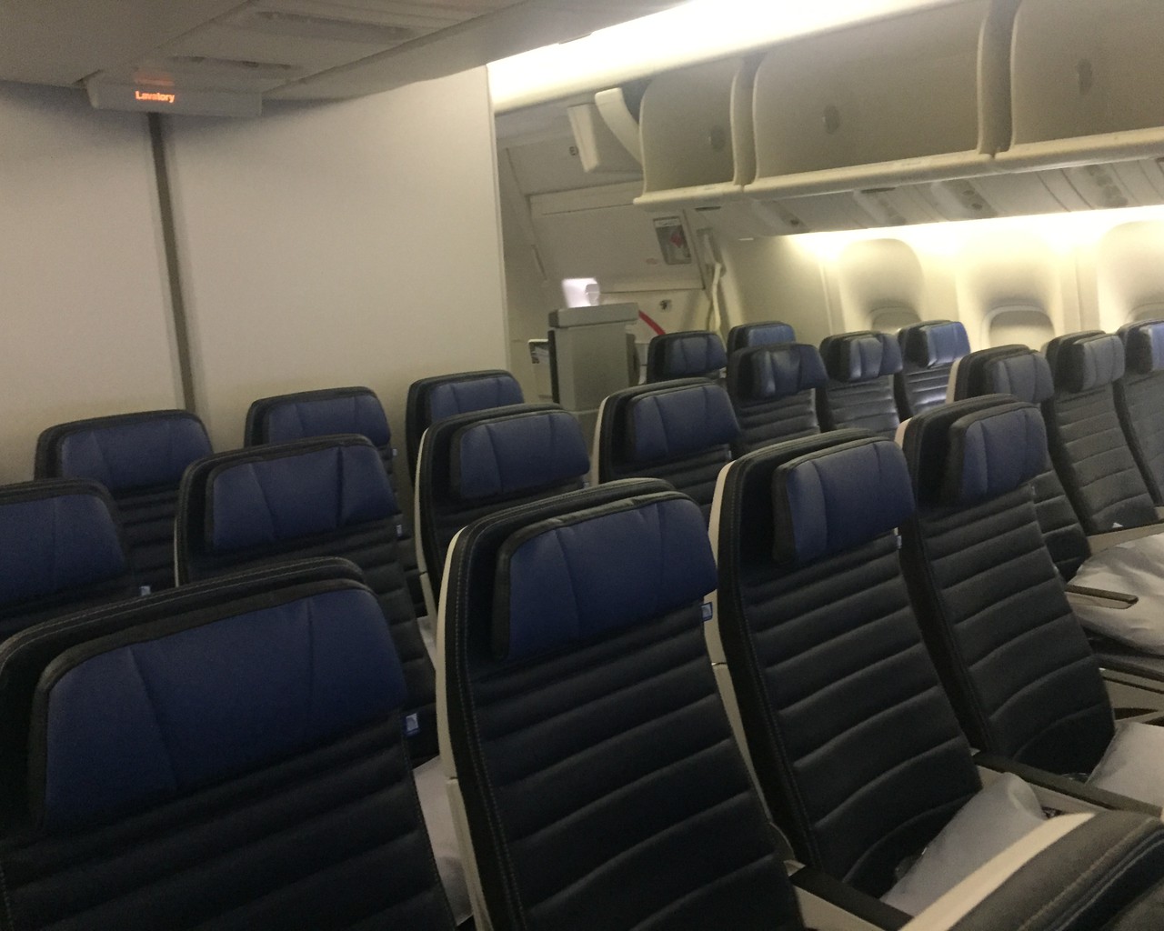 Review of United flight from Washington to Frankfurt in Economy