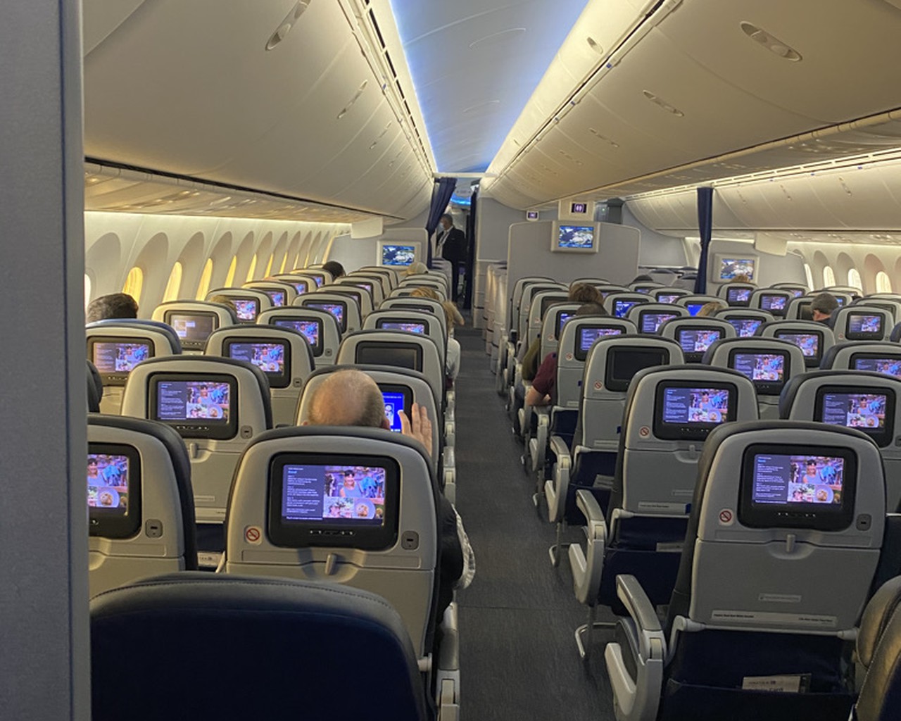 Review of United flight from London to Washington in Economy