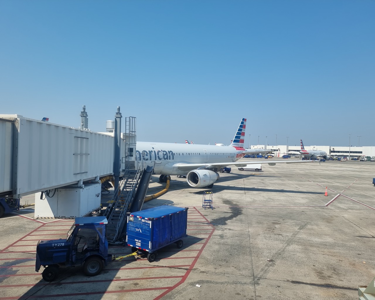 Review of American Airlines flight from Charlotte to Tampa in Economy