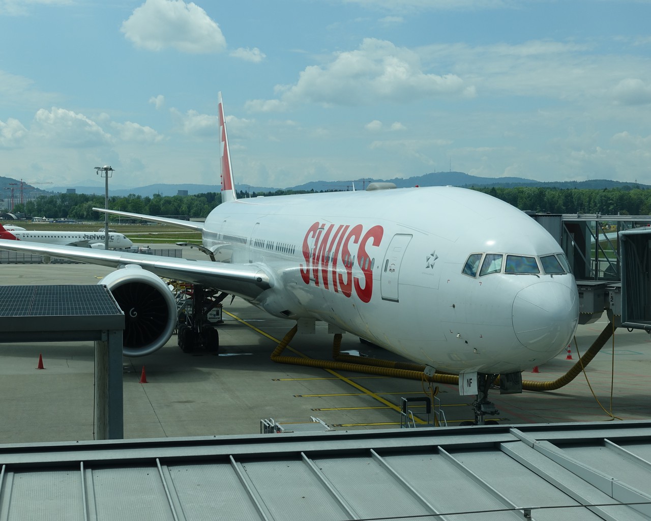 Review of SWISS flight from Zurich to Hong Kong in Economy