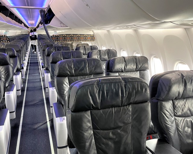 Alaska Airlines : 83 verified passenger reviews and photos