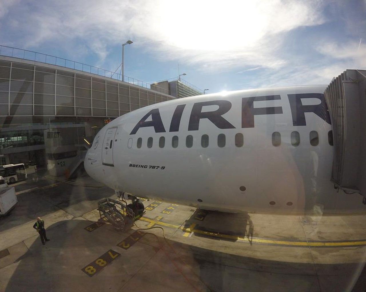 review-of-air-france-flight-from-london-to-paris-in-premium-eco