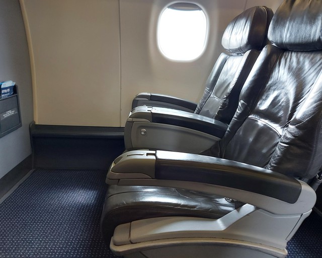 Review of American Eagle flight from Nashville to New York in Domestic First