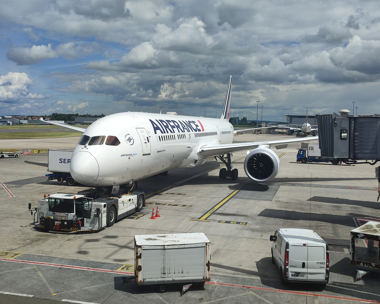 Review of Air France flight from Paris to Bogota in Economy