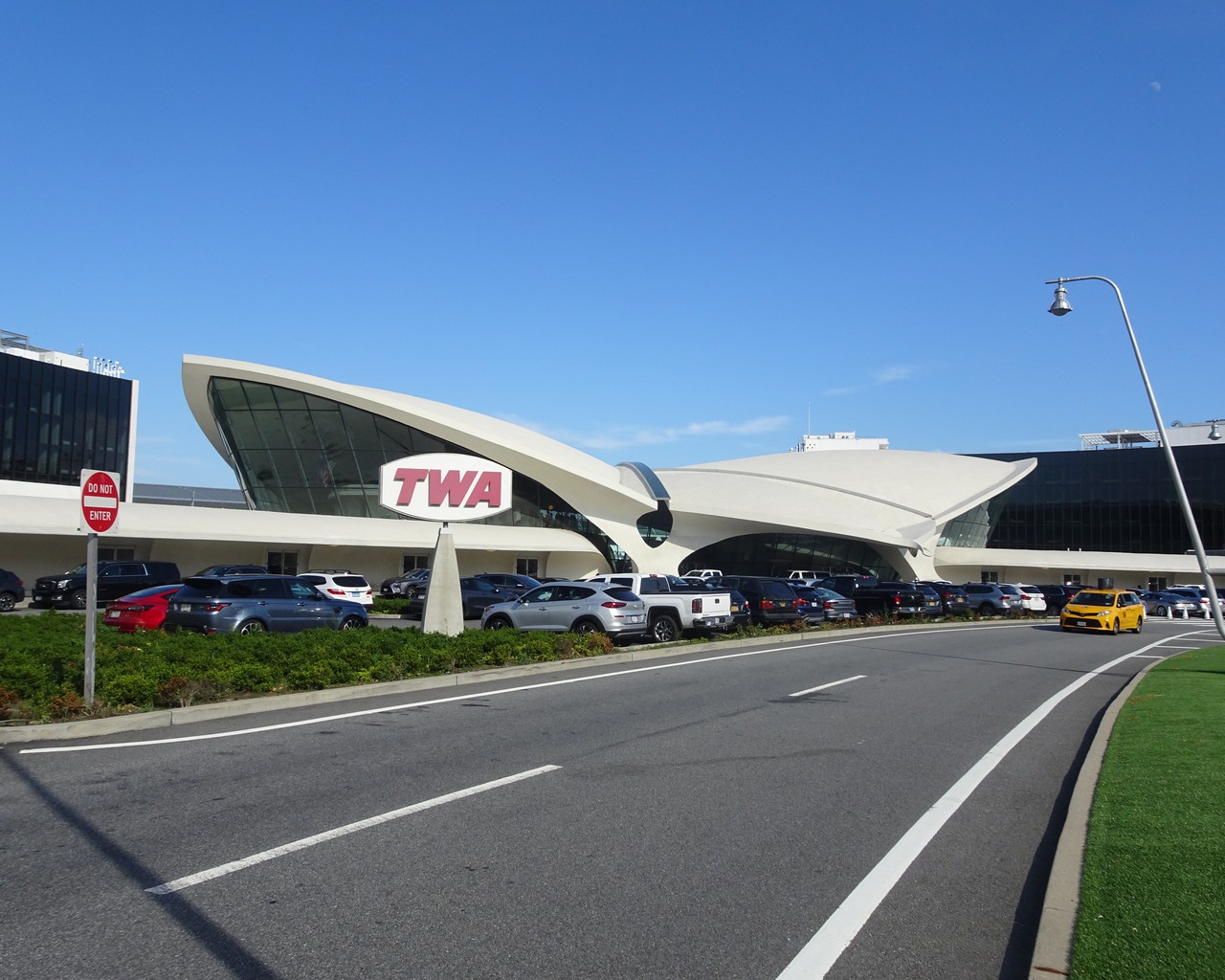 Review of Delta Air Lines flight from New York to Rome in Economy