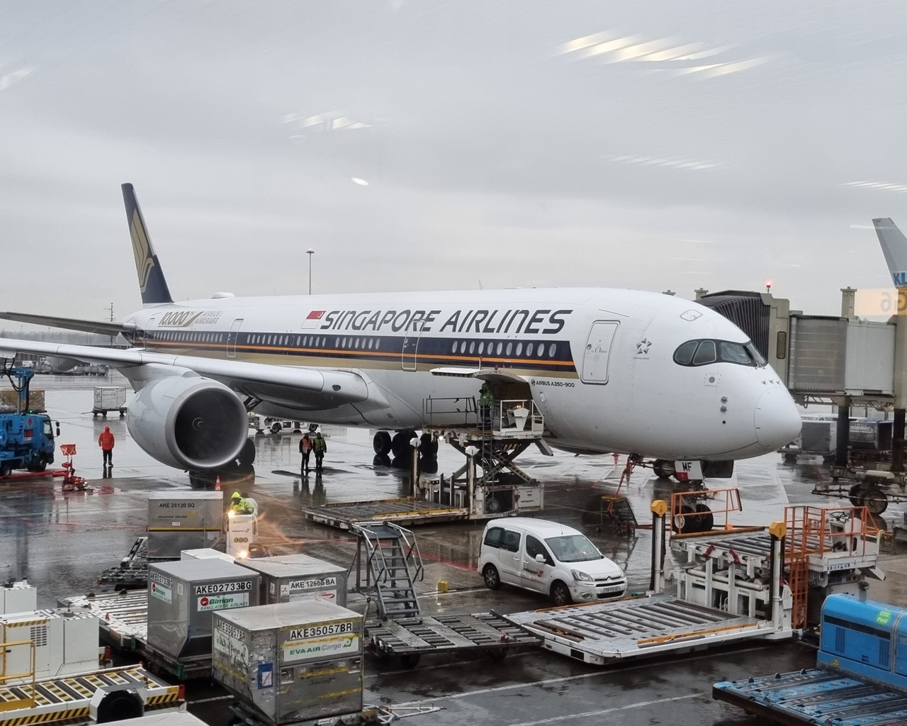 review-of-singapore-airlines-flight-from-amsterdam-to-singapore-in-economy