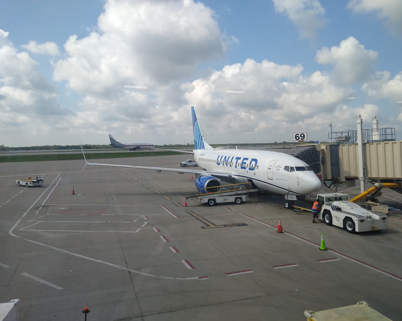 Review of United flight from Kansas City to Newark in Economy