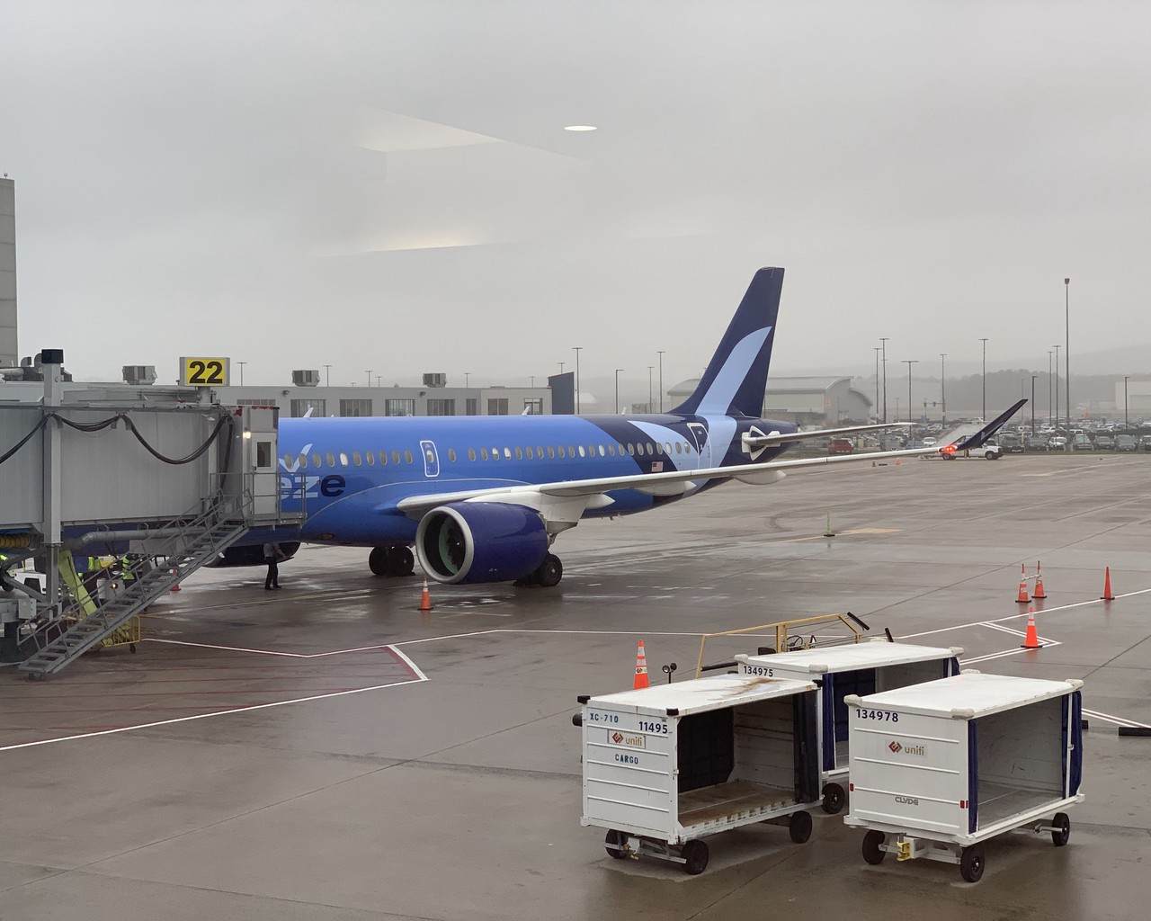 Review of Breeze Airways flight from Hartford to Nashville in Economy