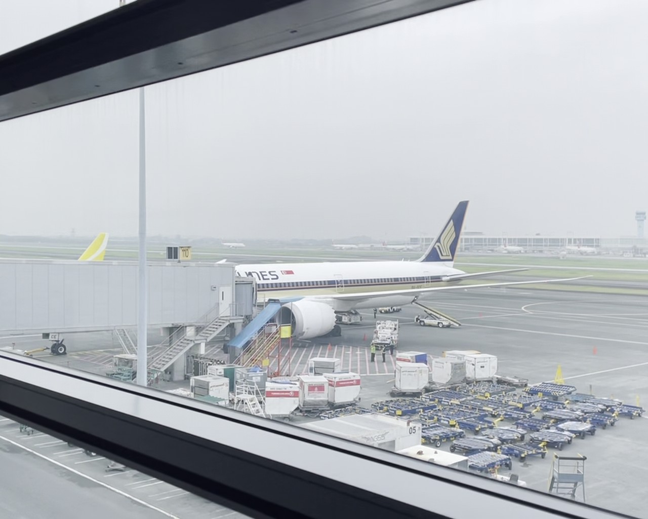 Review of Singapore Airlines flight from Manila to Singapore in Business