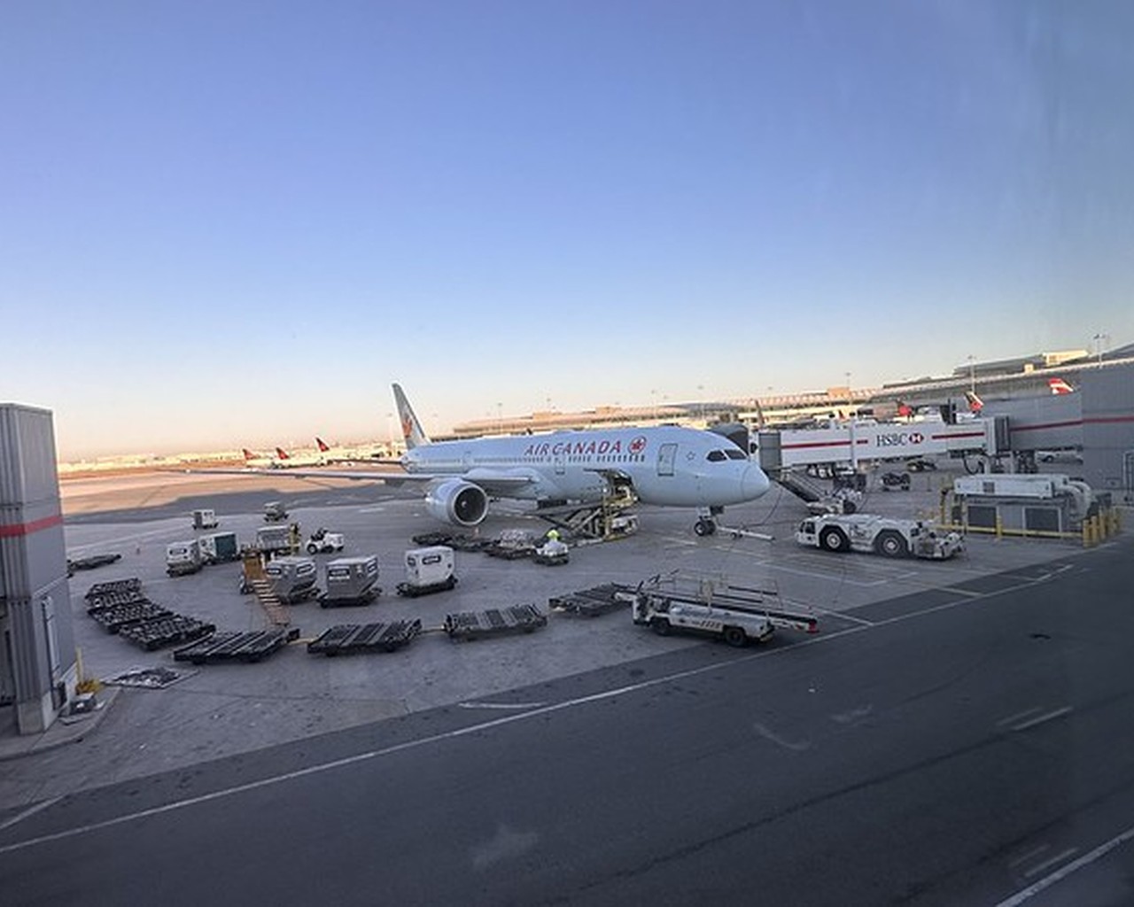 Review of Air Canada flight from Toronto to Los Angeles in Business