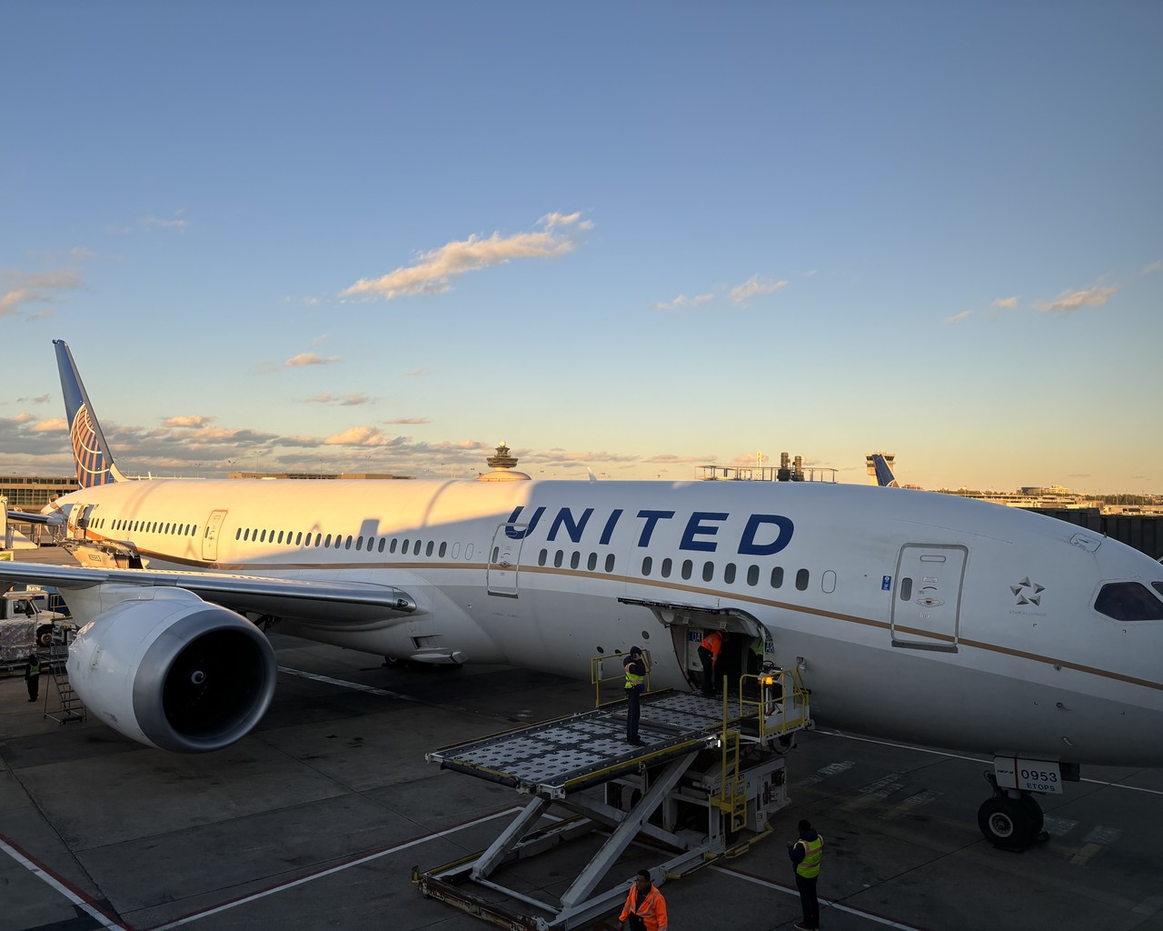 Review of United flight from Washington to Los Angeles in Domestic First