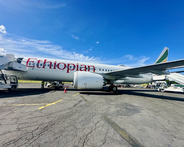 72747
