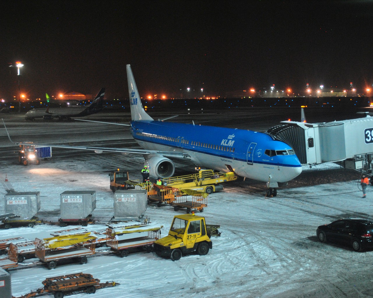 ジャケット・アウター KLM Review of KLM flight from Amsterdam to Moscow in Economy