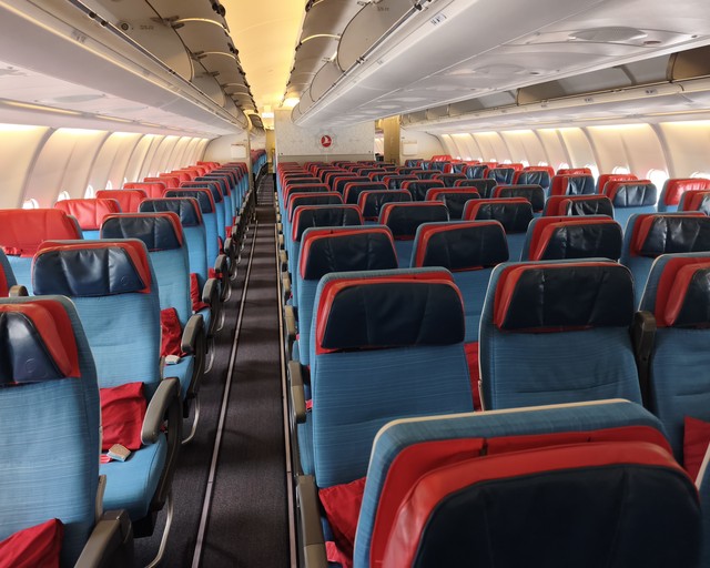 77370